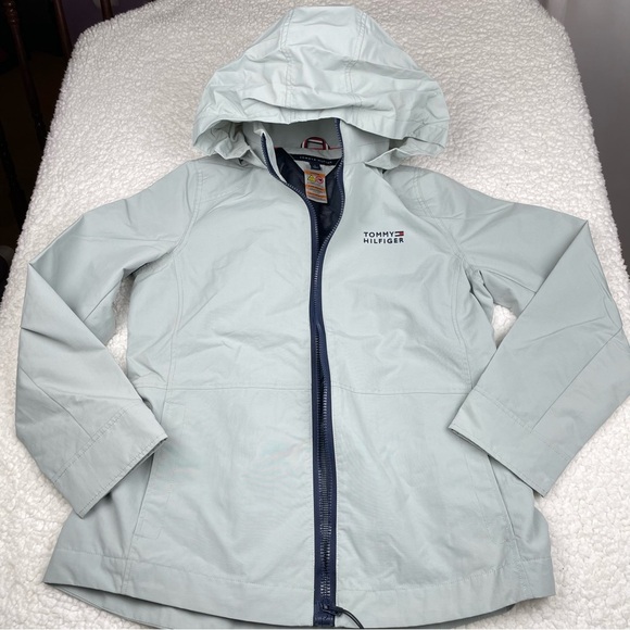 Tommy Hilfiger Adaptive Yachting Jacket NWOT Packable Hood Magnetic Closure M - Picture 1 of 14